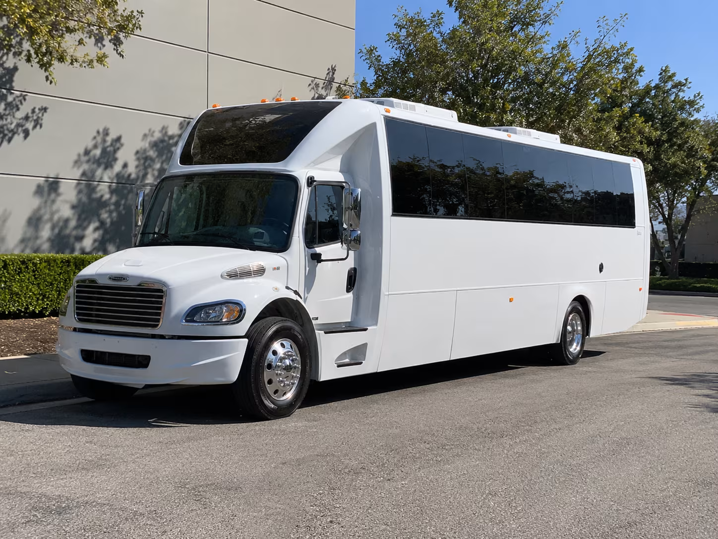 party bus rentals for concerts at the battery atlanta and coca cola roxy