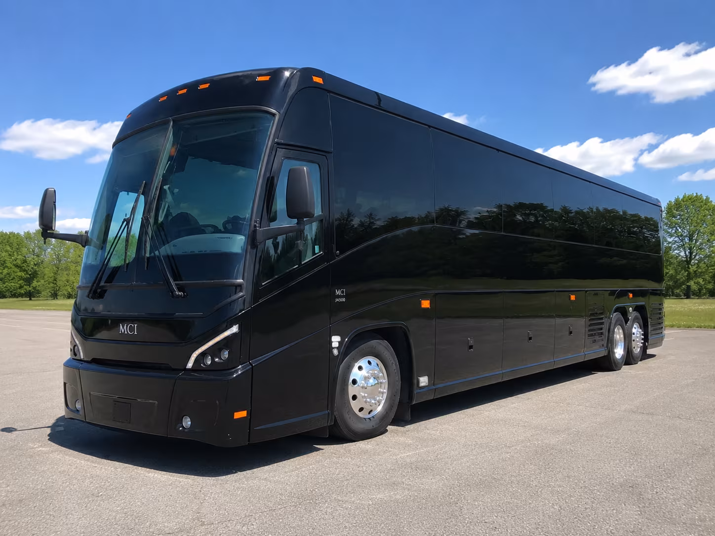 reliable charter bus shuttles between johns creek hotels and dobbins air reserve base